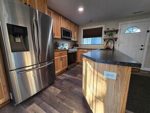 Building Photo - Stylish 2-Bedroom Condo in Dover| Utilities Included| Showings Coming Soon!