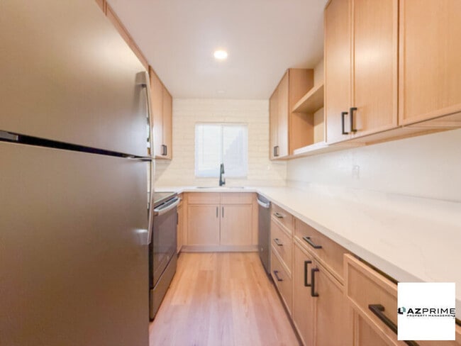 Building Photo - Modern 2/1 Condo in Phoenix!