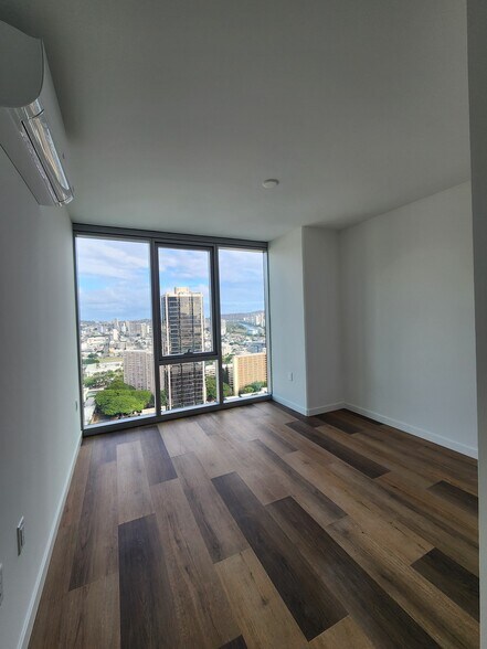 Building Photo - 1515 Liona St