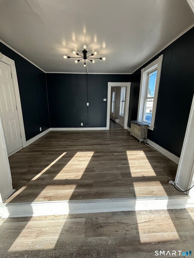 Building Photo - 126 Main St