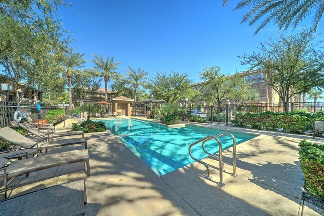 Building Photo - 5550 N 16th St