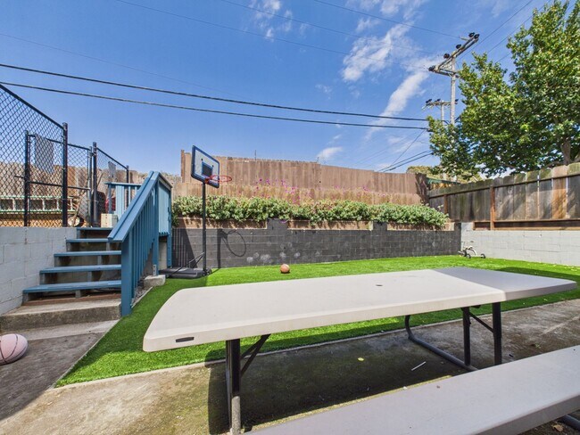 Building Photo - 3162 Eucalyptus St