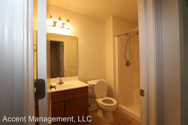 Building Photo - 5 br, 2 bath House - 2021 Monroe St