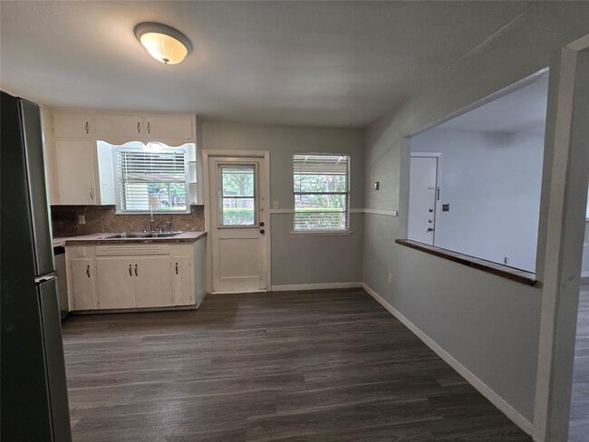 Building Photo - 4708 Red River St