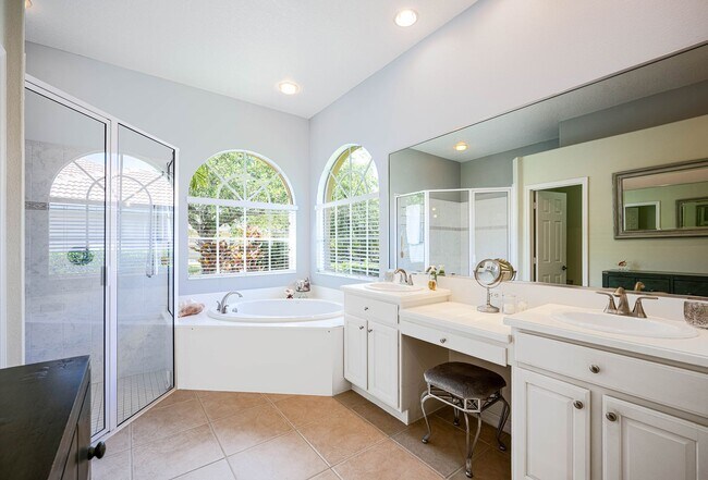 Building Photo - 956 Scherer Way