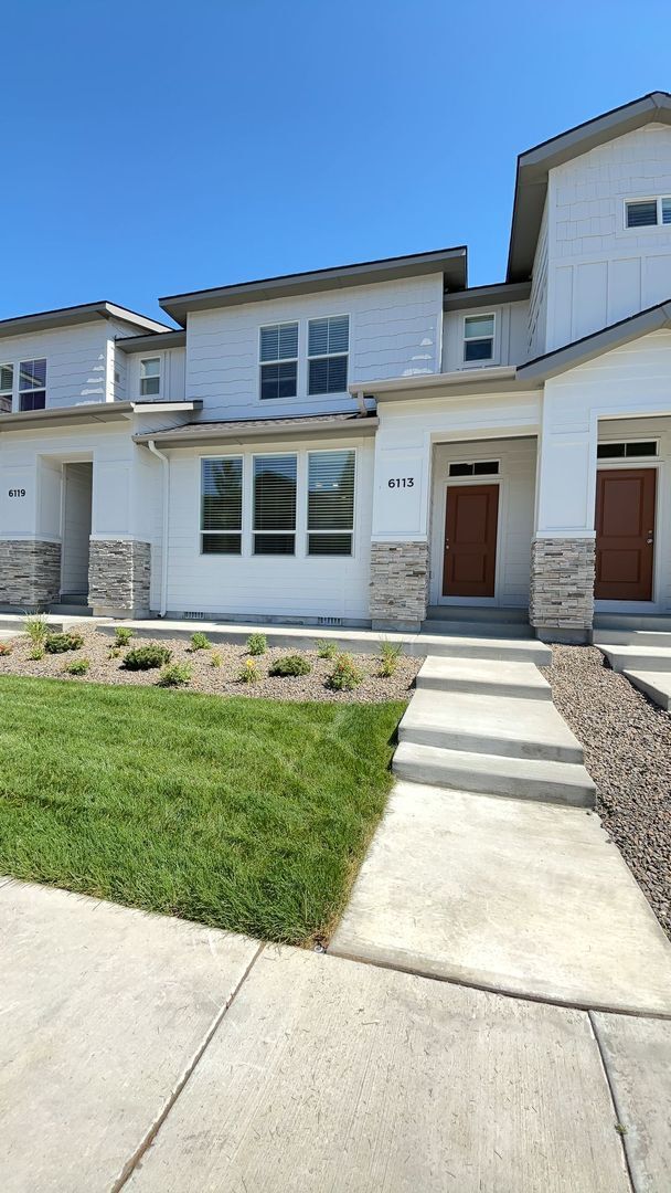 Primary Photo - Roe Street Townhomes