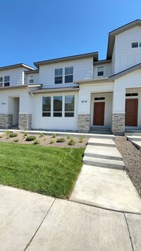 Building Photo - Roe Street Townhomes