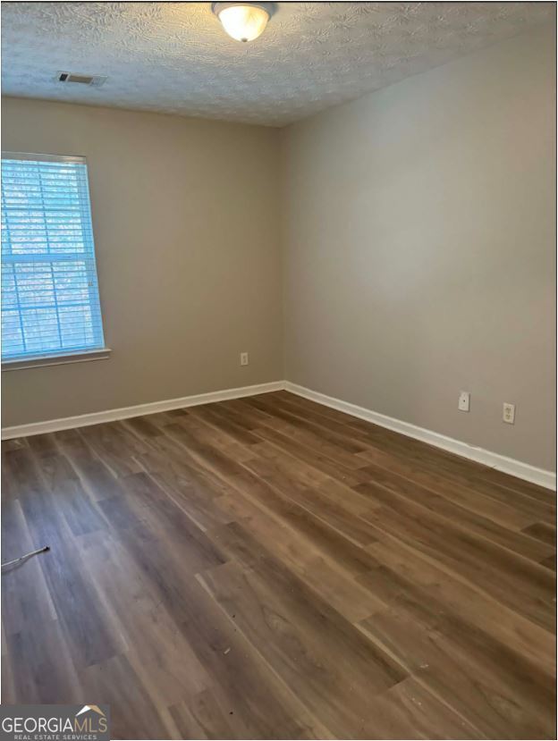 Building Photo - 5548 Pineridge Ct