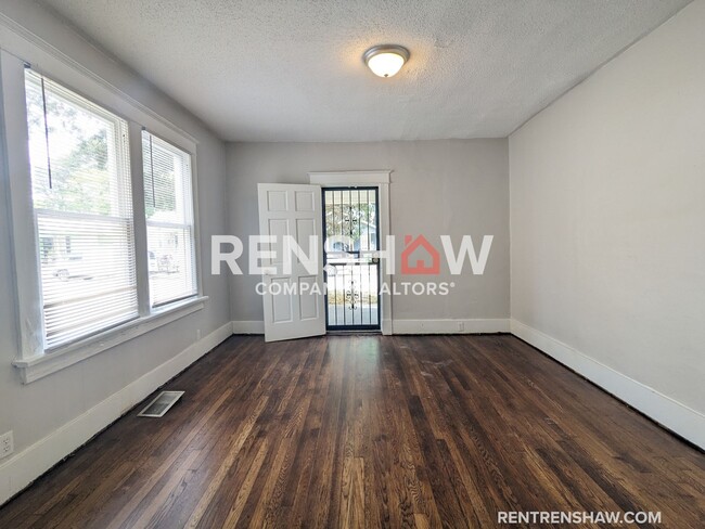 Building Photo - Charming 3 Bedroom 1 Bath In Memphis Avail...