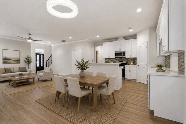 Building Photo - 9738 Champion Heavens Dr