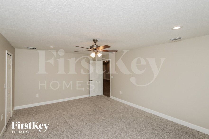 Building Photo - 918 Armstrong Rd SE