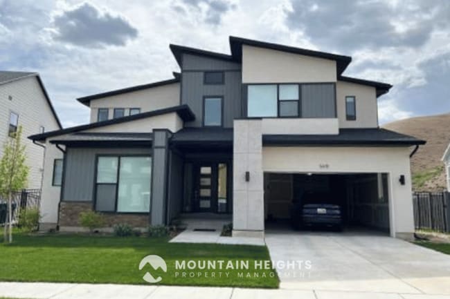 Building Photo - 5615 Valley View Rd