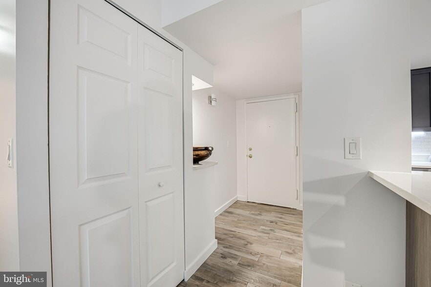 Building Photo - 7600 Tremayne Pl