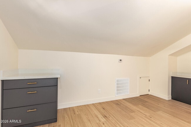 Building Photo - 125 N 11th Ave