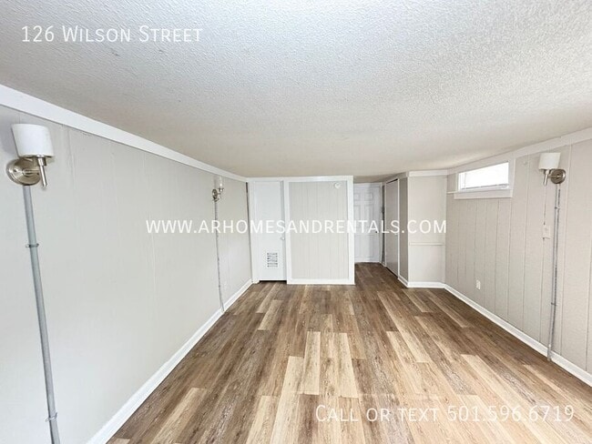 Building Photo - 126 Wilson St