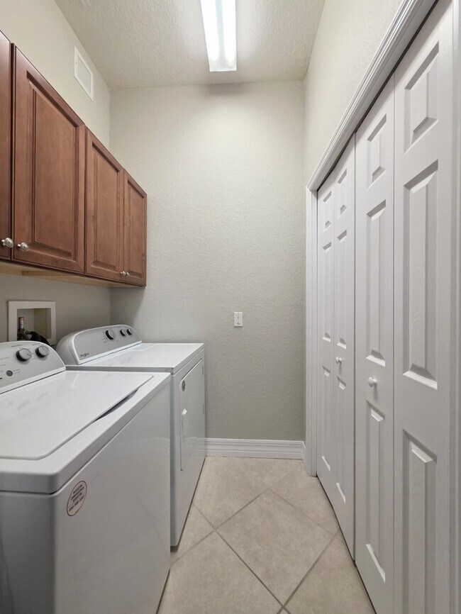 Building Photo - 9822 Quinta Artesa Way