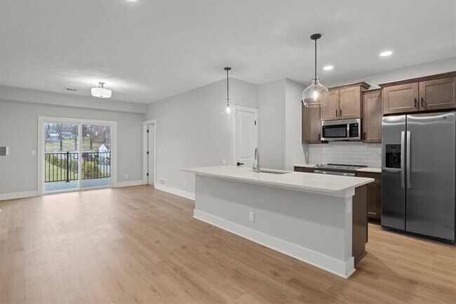 Building Photo - 1155 Marina Pkwy