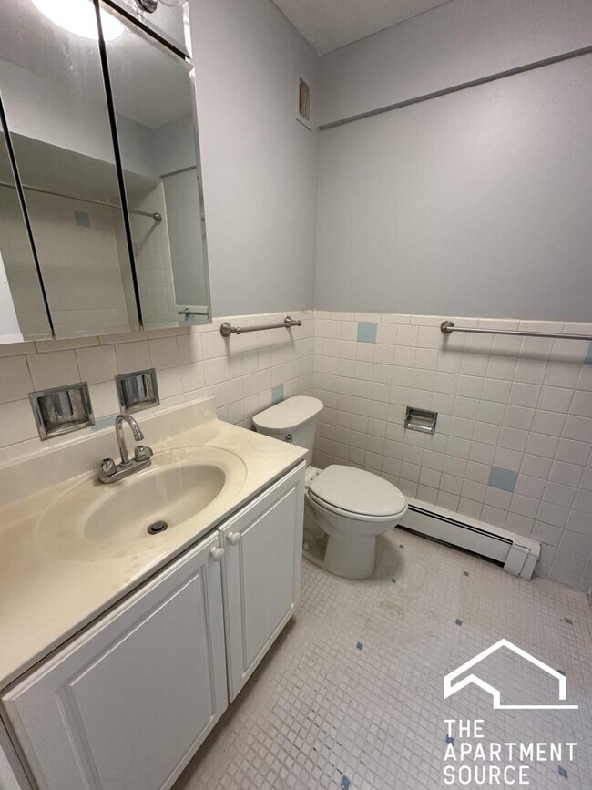 Building Photo - 8644 Skokie Blvd