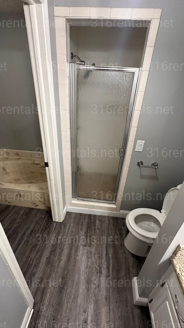 Building Photo - $1590 - 3 bedroom / 2.5 bathroom - Single ...