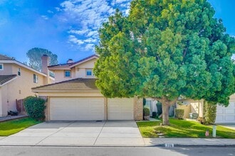 Building Photo - Discovery Hills Home with Spacious Yard an...