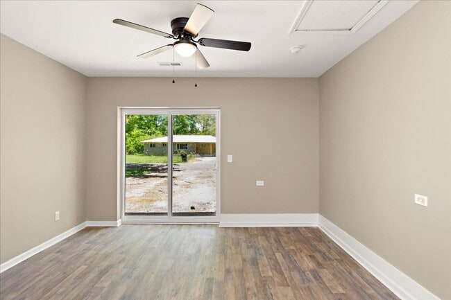 Building Photo - 309 Rickenbacker Dr