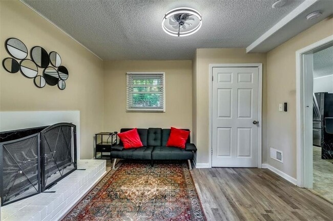Building Photo - 3482 Scenic Dr