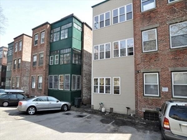 Building Photo - 497 Boylston St