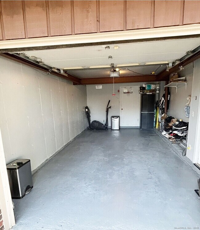 Building Photo - 322 Knapps Hwy