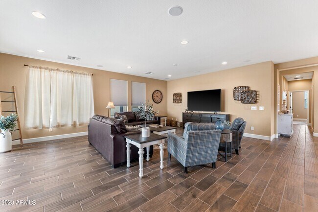 Building Photo - 4456 Covered Wagon Trl