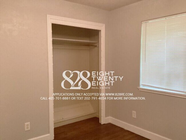 Building Photo - *AVAILABLE NOW* SPACIOUS 3 BED/1.5 BATH SINGLE FAMILY HOME IN MWC!