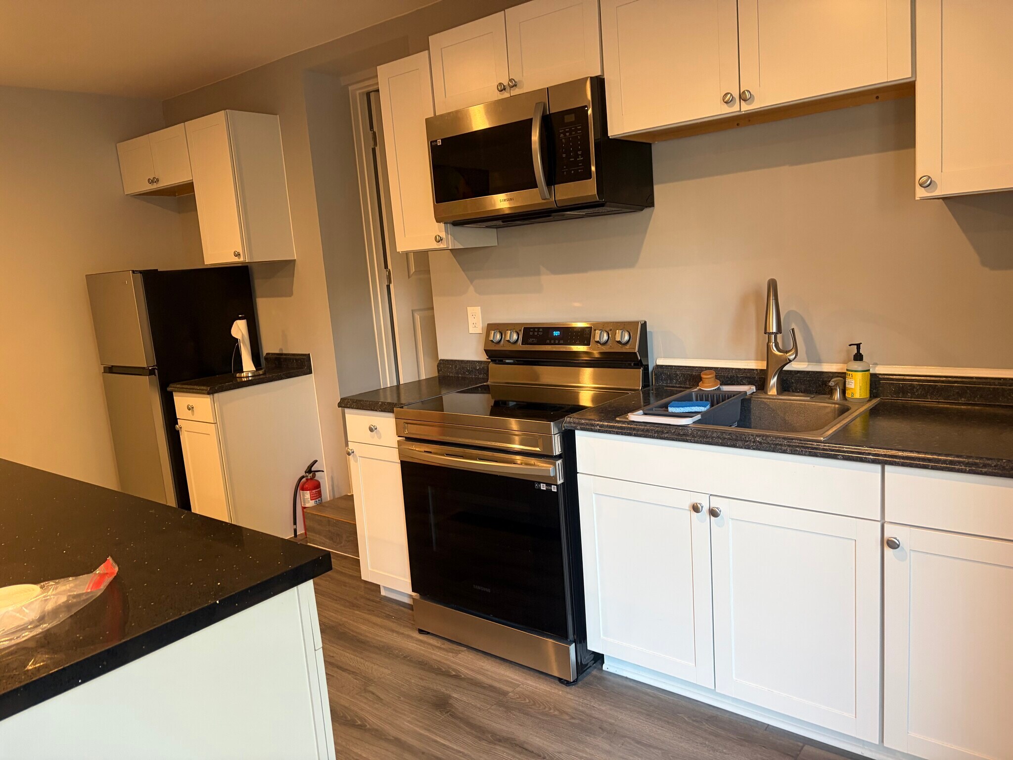 Kitchen - 433 S Fairview St