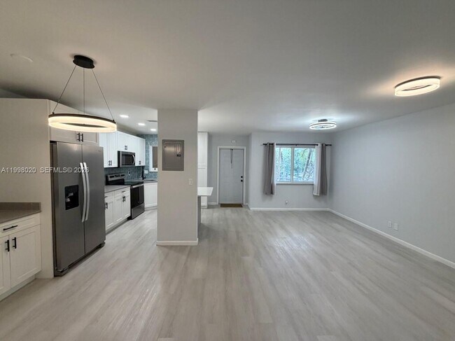 Building Photo - 2041 NW 81st Ave