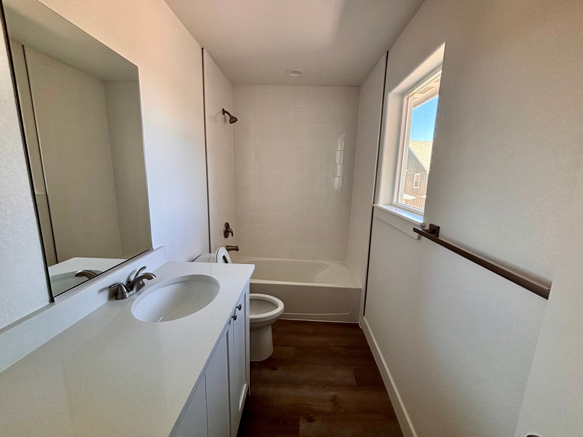 Building Photo - 1549 Tyram Grv