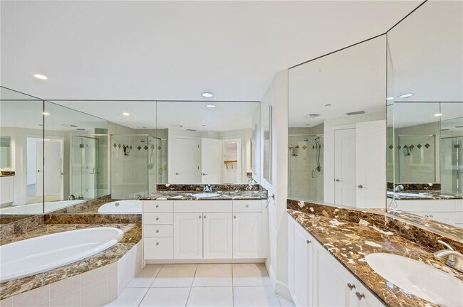 Building Photo - 14041 Bellagio Way