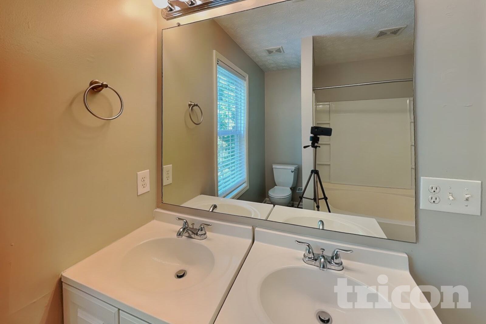Building Photo - 1455 Enchanted Forest Dr