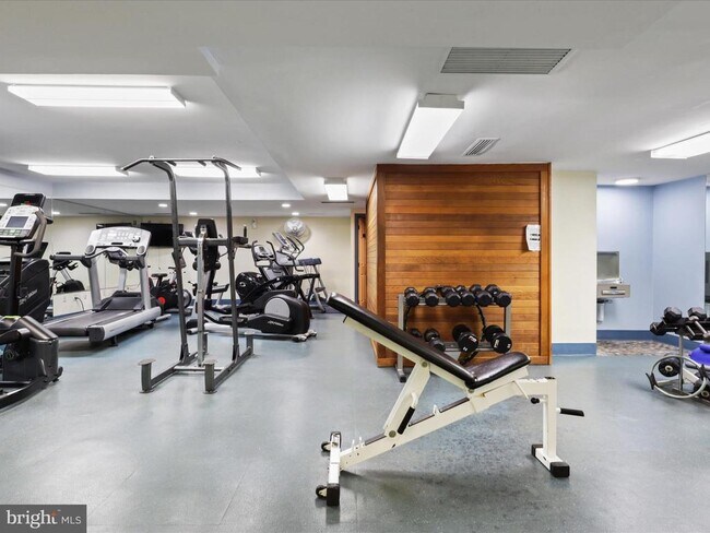 Building Photo - 3701 S George Mason Dr