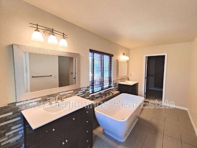 Building Photo - 8742 Stony Creek Dr