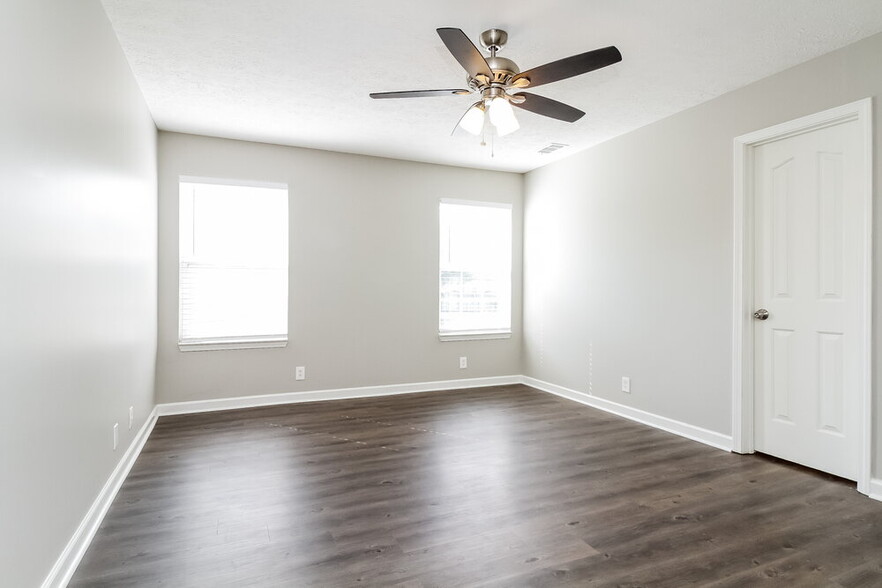 Building Photo - 3079 Roscommon Dr