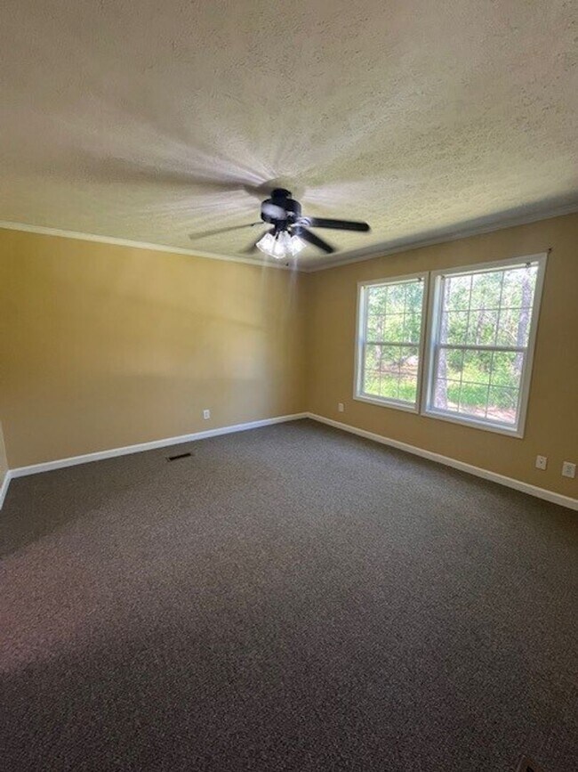Building Photo - Spacious 3 bedroom 2 bath home in Leland
