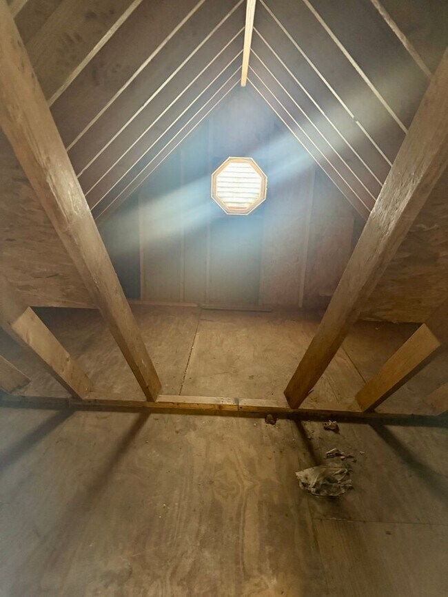 Building Photo - Three bedroom, 2 bath house in Elon