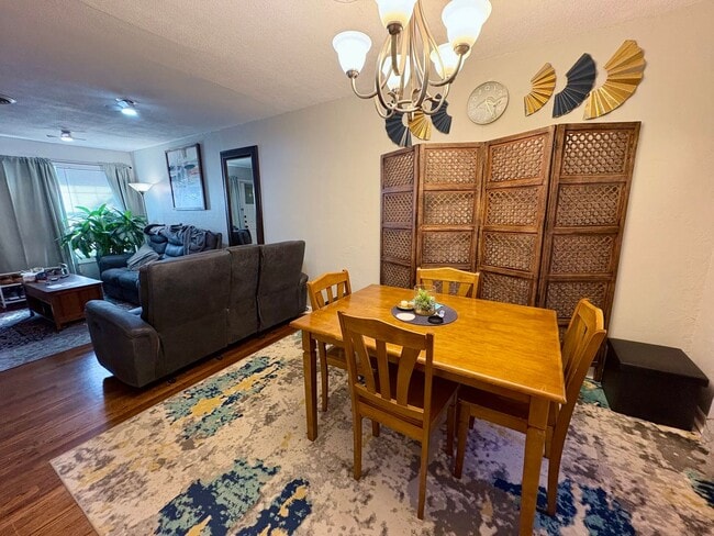 Building Photo - Adorable in Arlington: 3- Bedrooms 1- Bathroom 1- Car Garage