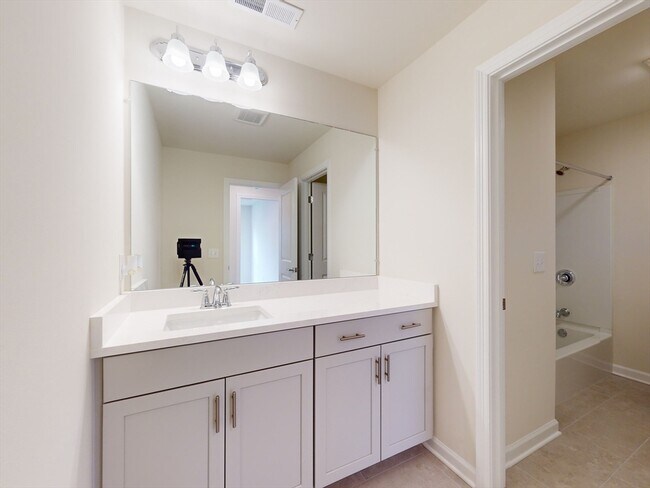 Building Photo - 106 Heron Ln