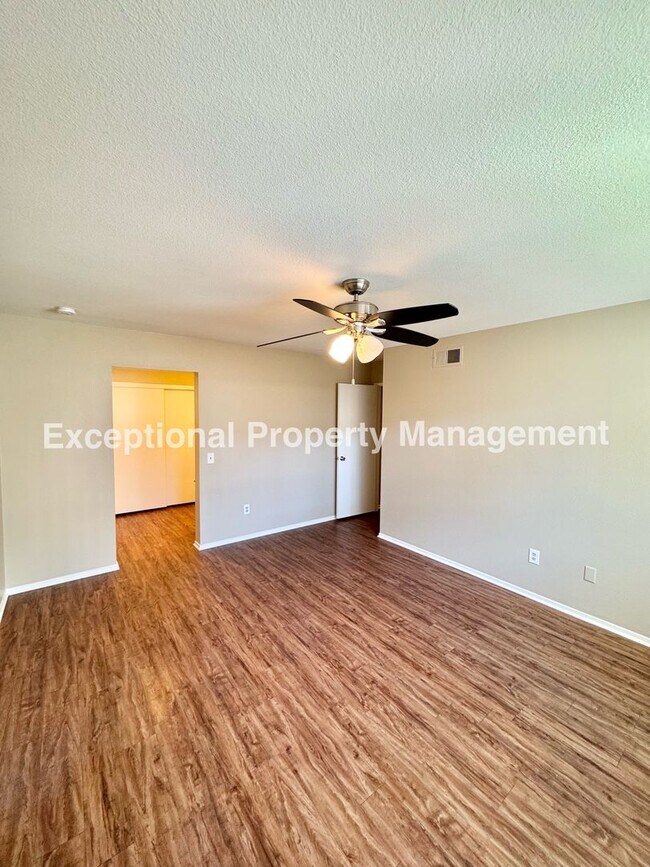 Building Photo - Ready to move in 4 bedroom 2 bath home!