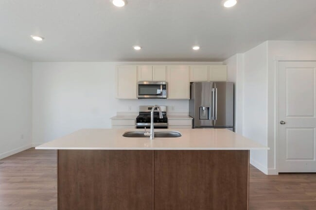 Building Photo - INVERNESS - BRAND NEW LUXURY ROW END THOUSE W 2 CAR GARAGE