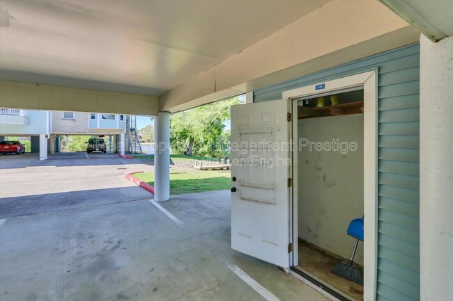 Building Photo - 18617 Egret Bay Blvd