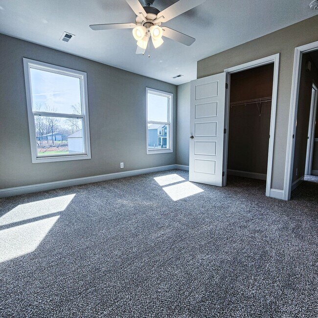Building Photo - 186 Monaghan Dr
