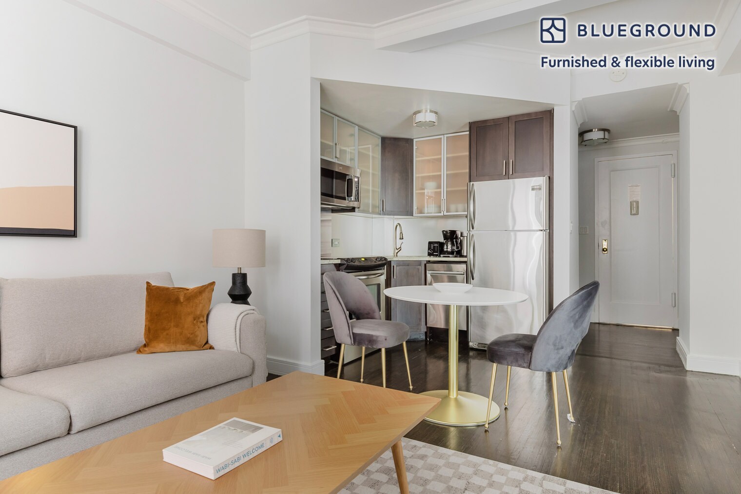 Building Photo - 210 W 70th St