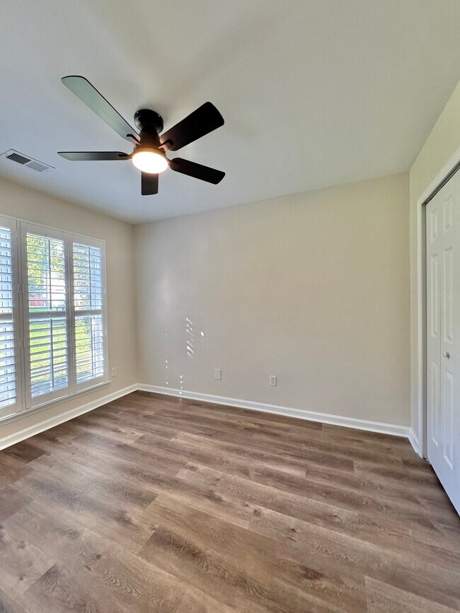 Building Photo - Tayser Rental