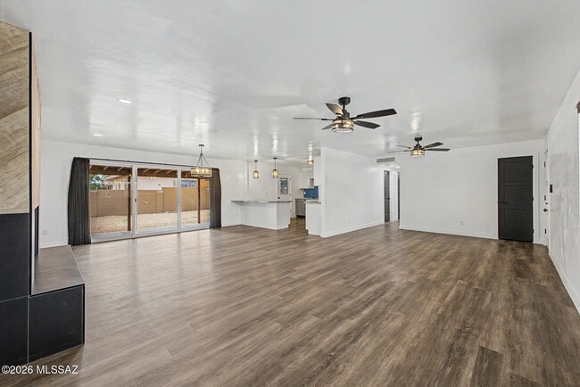 Building Photo - 2625 W Oregon St