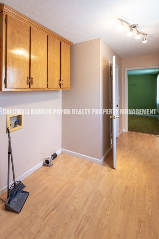 Building Photo - 295 Sky Dr
